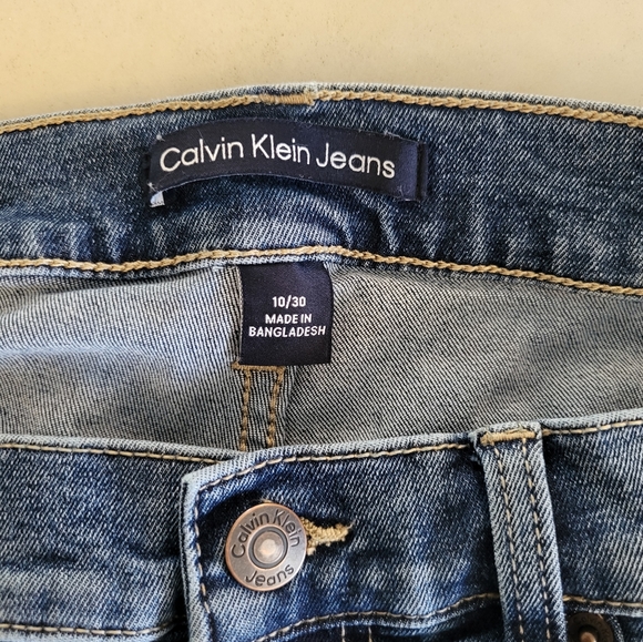 Calvin Klein High Rise Flare Jeans, size 10/30 - Picture 5 of 6